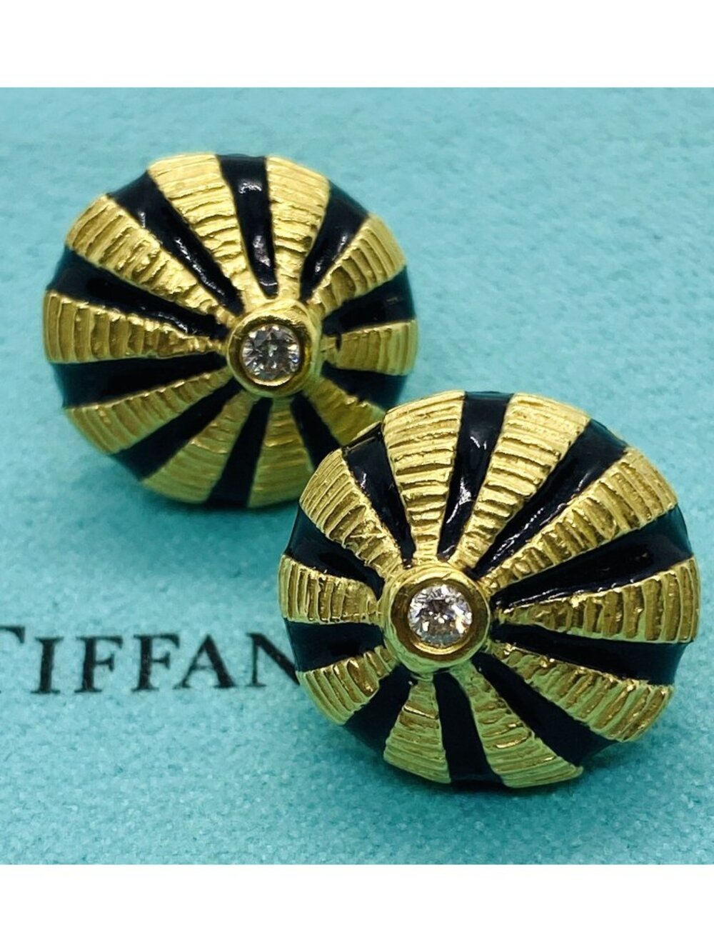 Tiffany & Co. Schlumberger 18K 750 Gold Earrings Diamond Enamel Wheel Tah Mahal